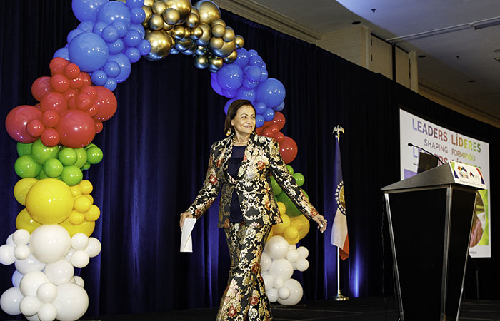 lsl-slider3 Leaders Shaping Leaders